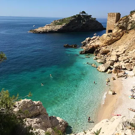 Calanques Pres Du Vieux Port Marsylia